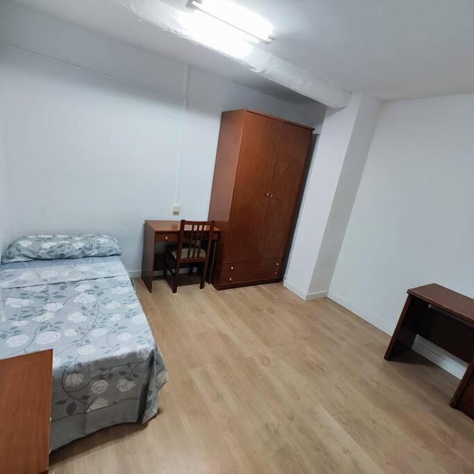 Residencia 14 Hotel ซาลามังกา ภายนอก รูปภาพ